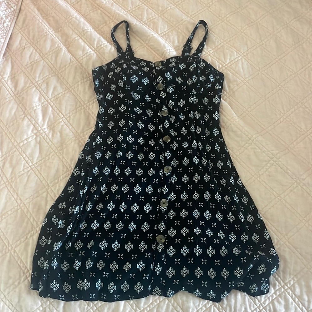 Black and white juniors short dress size medium